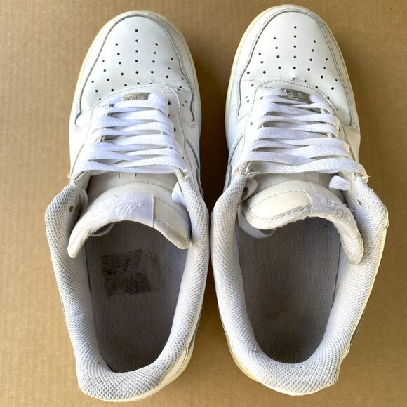 Nike Air Force 1 Triple White Size 11 - Picture 3 of 9